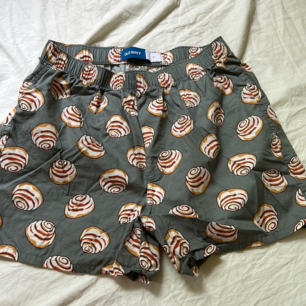 NWOT. Old Navy mens small cinnamon roll print boxers